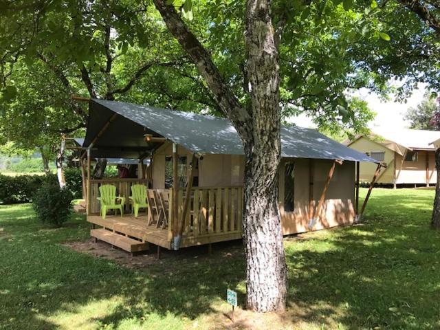 Camping Le Mondou Hotel Saint-Julien-de-Lampon Exterior foto